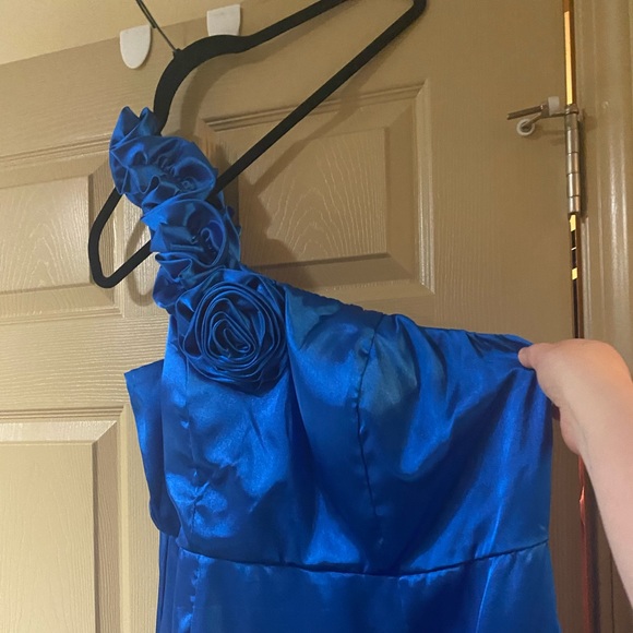 Formal plus size dress - Picture 2 of 5